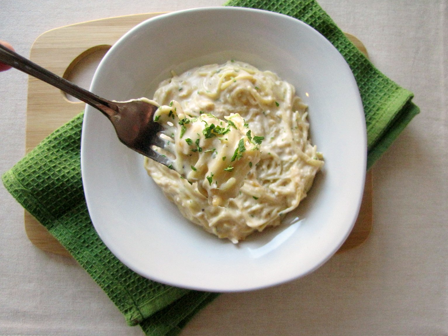 Slow Cooker Creamy Chicken Spaghetti – Lunch Crock Size!!