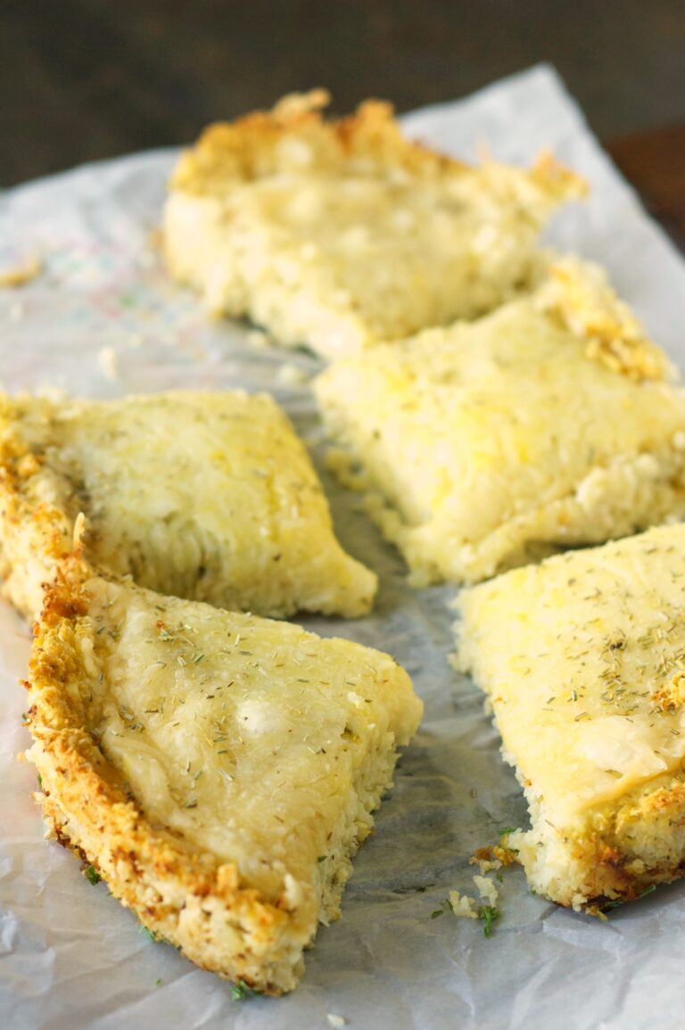 Slow Cooker Deep Dish Cheese Pizza with Cauliflower Crust