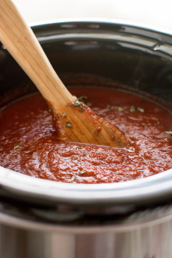 Slow Cooker Roasted Garlic Marinara