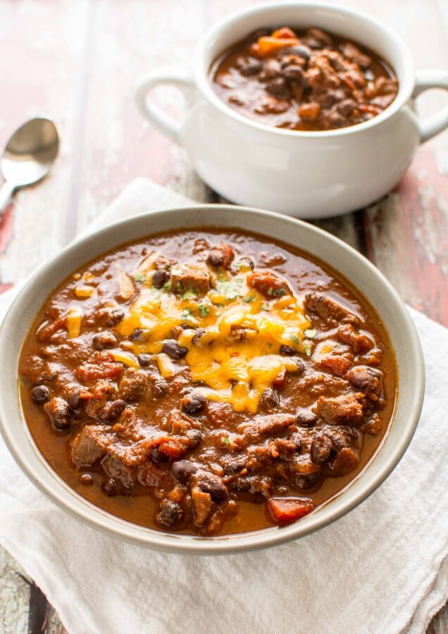 Slow Cooker Beefy Roasted Tomato Chili