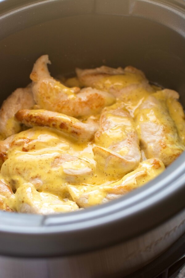 chicken in slow cooker with honey mustard sauce 