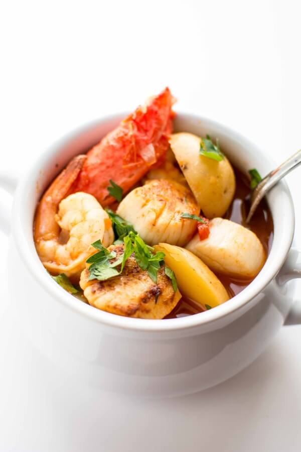 Slow Cooker Spicy Seafood Stew