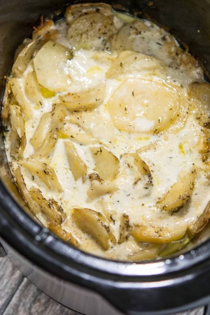 Slow Cooker Au Gratin Potatoes