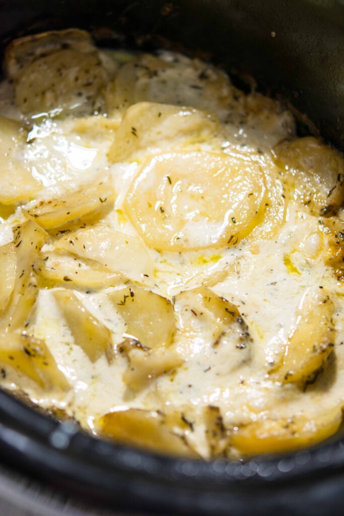 Slow Cooker Au Gratin Potatoes