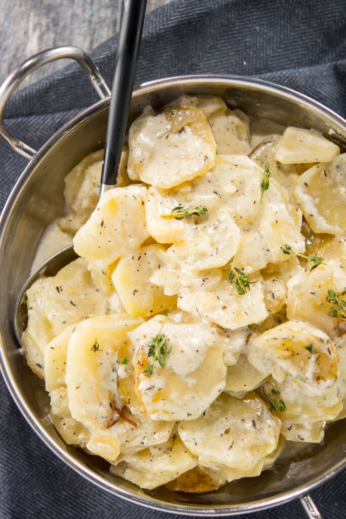 Slow Cooker Au Gratin Potatoes