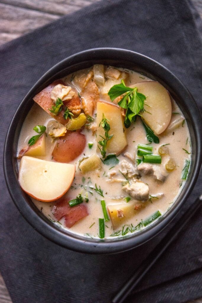 Slow Cooker Clam Chowder