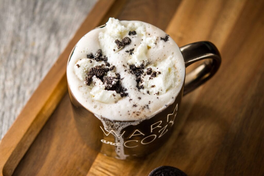 Slow Cooker Cookies and Cream Hot Chocolate