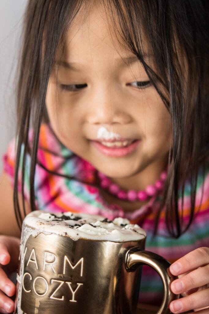 Slow Cooker Cookies and Cream Hot Chocolate