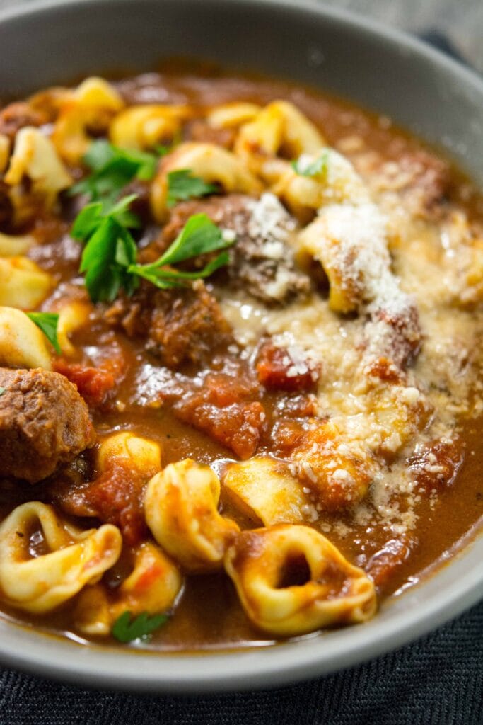 Slow Cooker Spicy Beef Tortellini Soup