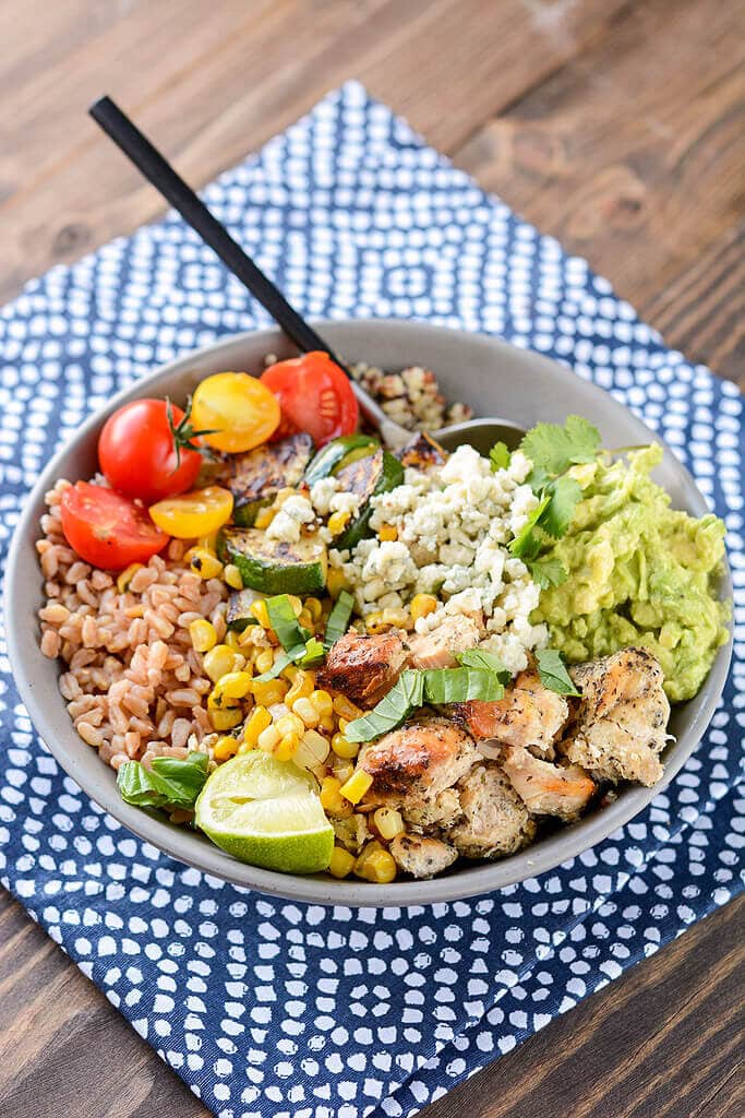 Who doesn't love a meal in a bowl? These Slow Cooker California Chicken bowls utilize fresh ingredients along with the ease of the slow cooker for a fresh amazing meal.
