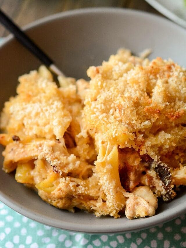 Slow Cooker White Cheddar Bacon Mac & Cheese