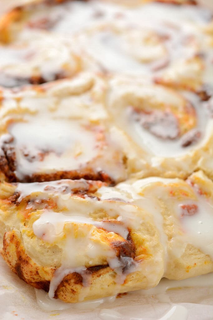 Slow Cooker Pumpkin Cinnamon Rolls