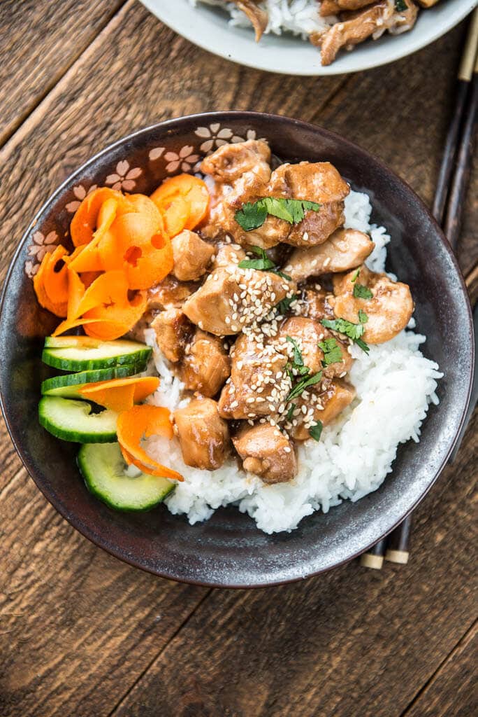 Slow Cooker Ginger Chicken is a healthier take-out style recipe for a family friendly meal that everyone should keep on hand! So quick and easy to make you'll never need to get take-out again!