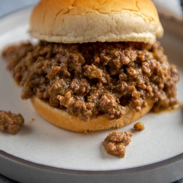 Slow Cooker Philly Cheesesteak Sloppy Joes - Slow Cooker Gourmet