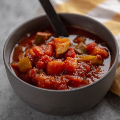 vegetarian chili in a bowl