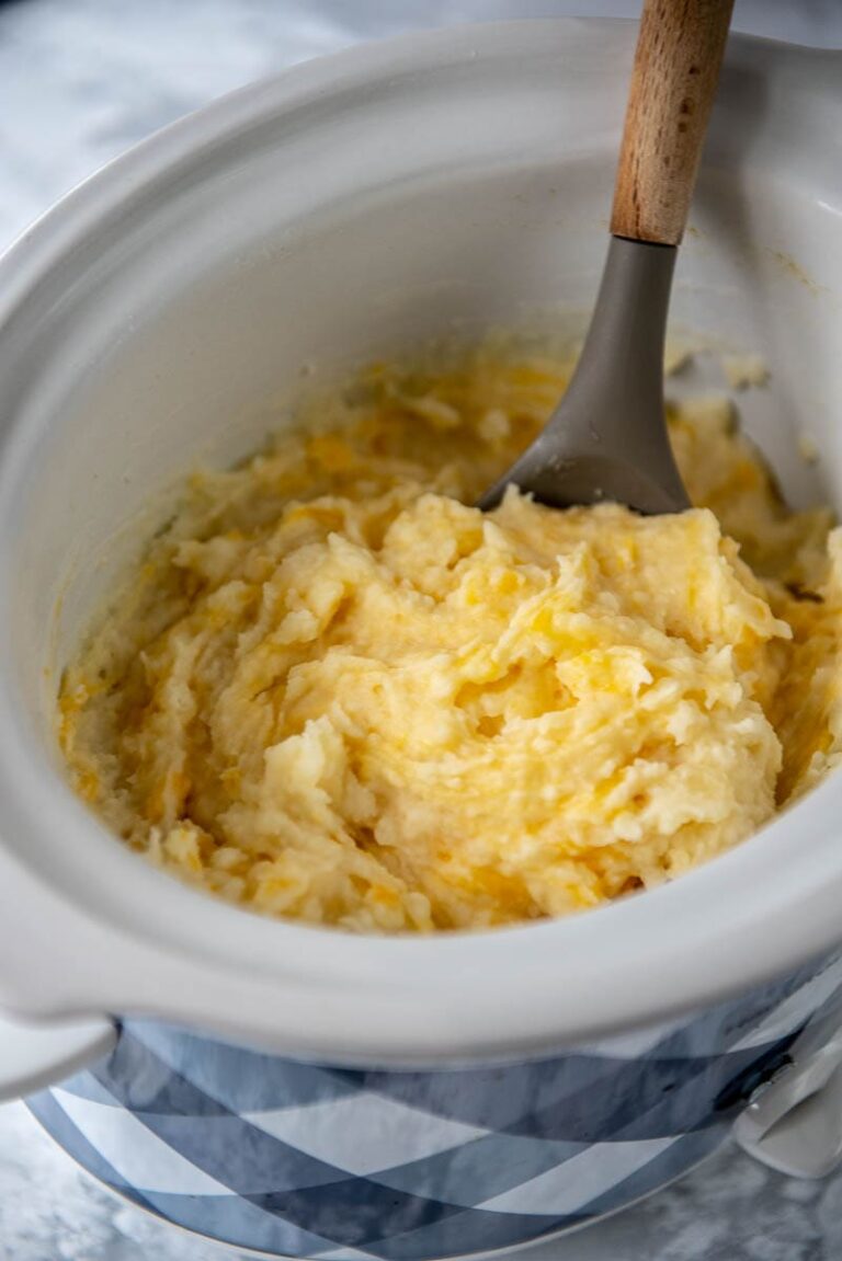 Slow Cooker Cheesy Mashed Potatoes