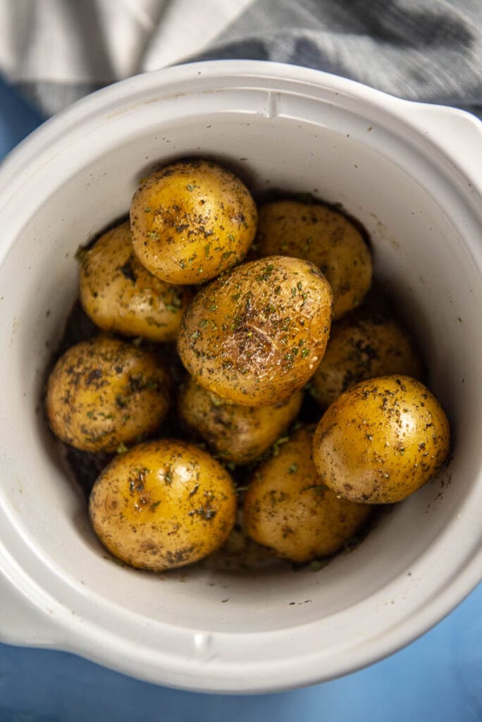 baby potatoes in slow cooker with seasoning