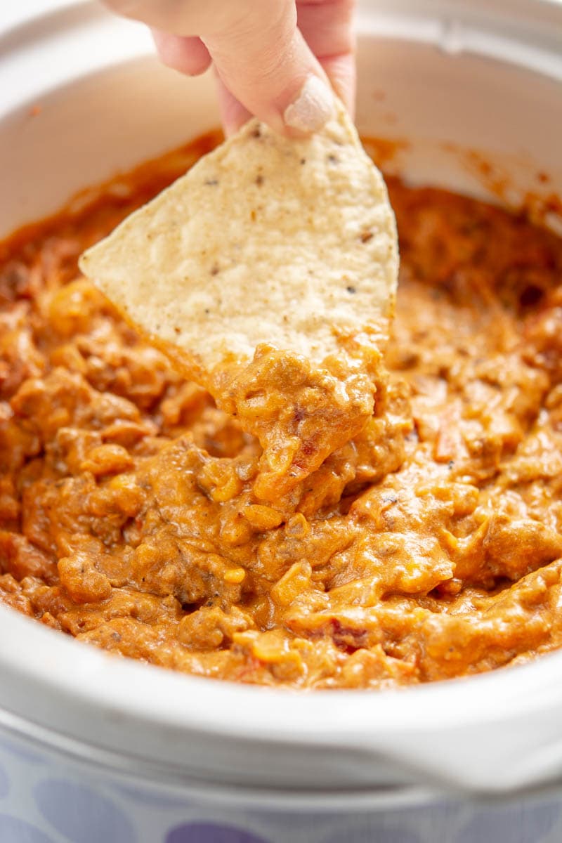 Slow Cooker Chili Cheese Dip