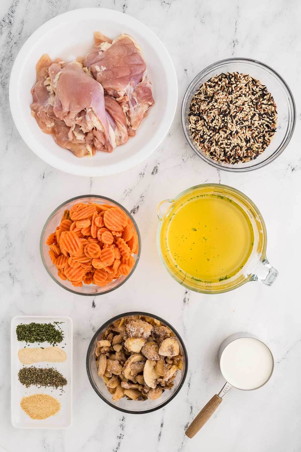 1 1/2 cups chicken broth 1/2 cup Minute Rice Multi-Grain Medley 2 tablespoons whipped cream cheese 1/2 teaspoon dried thyme 1/2 teaspoon garlic powder 1 ounce prosciutto chopped laid out on counter to make recipe