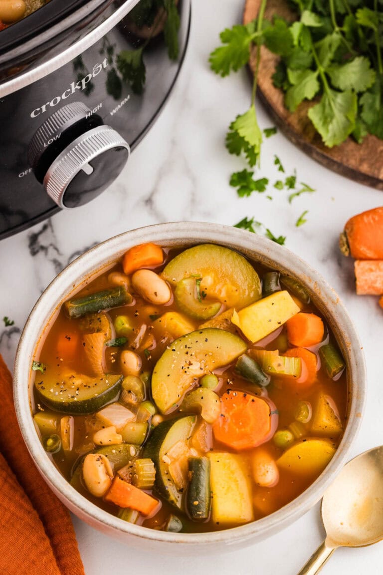 Hearty Slow Cooker Vegetable Soup